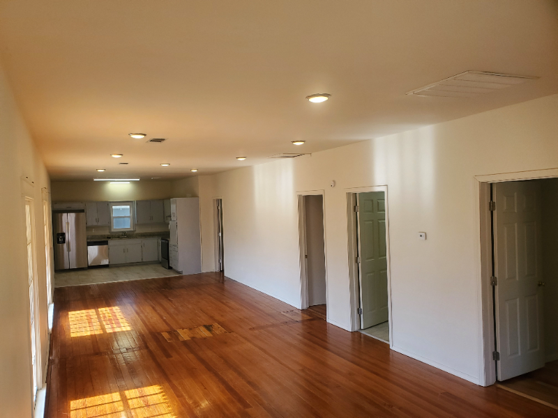 700 16th Ave.