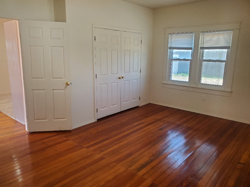 700 16th Ave.