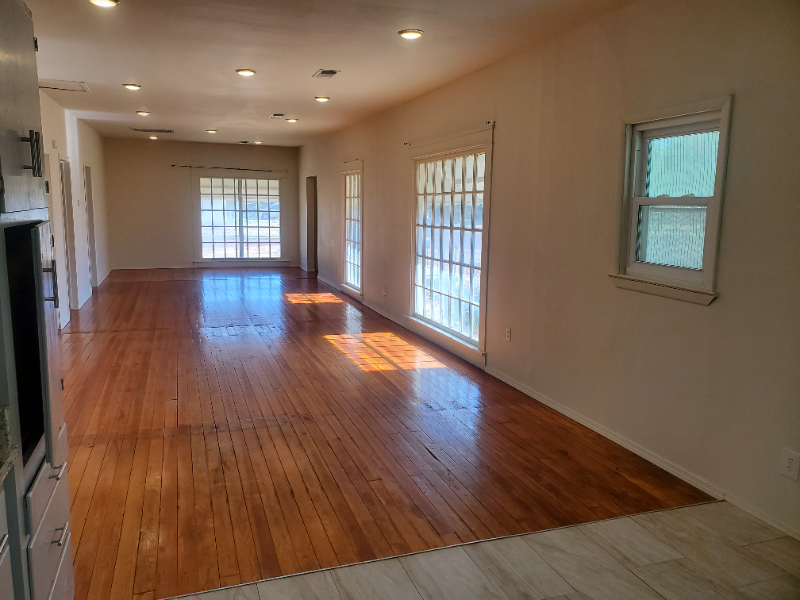700 16th Ave.