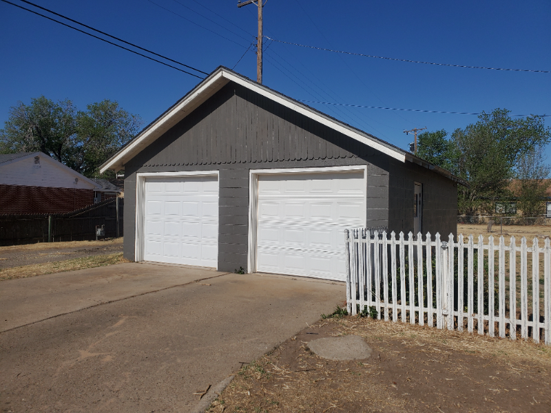 700 16th Ave.